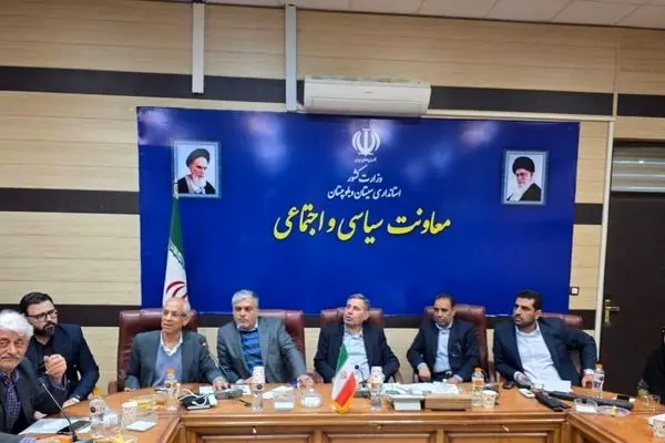 مطالبات ملی نباید به رقابت‌های درون‌حزبی تقلیل یابد