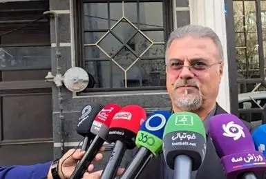 مدیرعامل استقلال در تمرین قبل از بازی با آلومینیوم حضور یافت