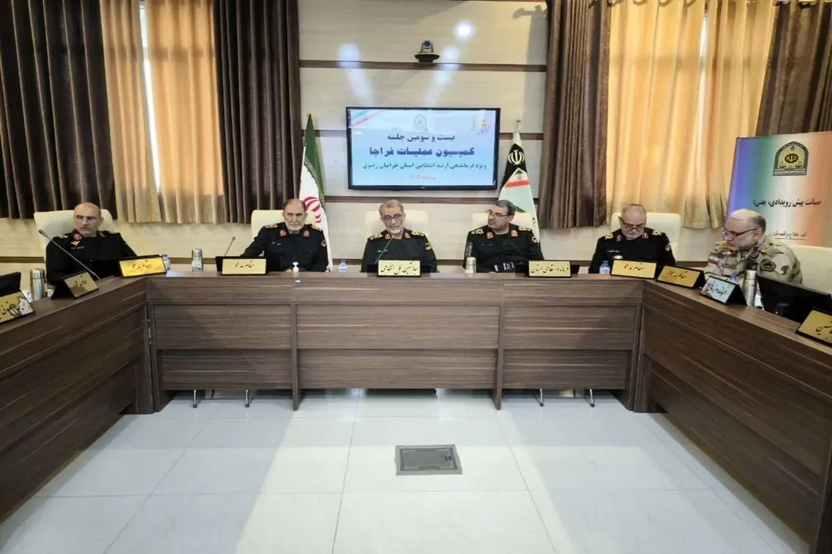 خوش بینی به دشمن جفا در حق شهدا و انقلاب است