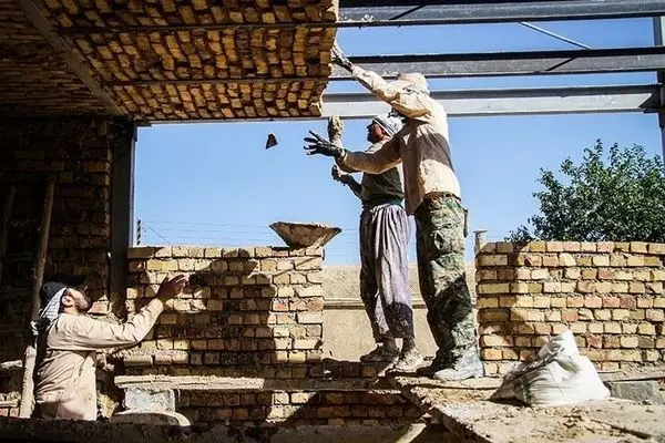 تکمیل ۲۰ هزار واحد مسکونی برای نیازمندان / نوسازی ۳۸۰ مدرسه فرسوده در آستانه مهر