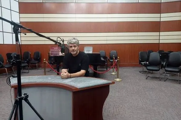 تئاتر رادیویی «دویدن میان موانع» در رادیو نمایش اجرا می شود