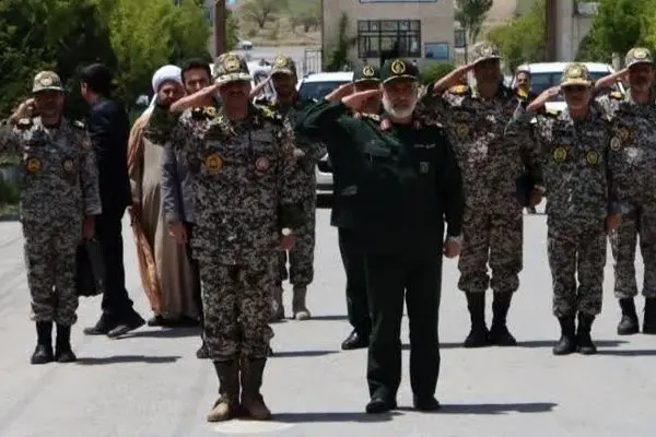  امیر صباحی‌فرد و سردار حاجی‌زاده از بخش‌های مختلف یگان پدافندی خنداب بازدید کردند