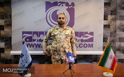 ناگفته های سرباز فداکار ارتش از حادثه تروریستی اهواز / شبی که مجتبی محمدی تا صبح برای محمدطاها گریه کرد