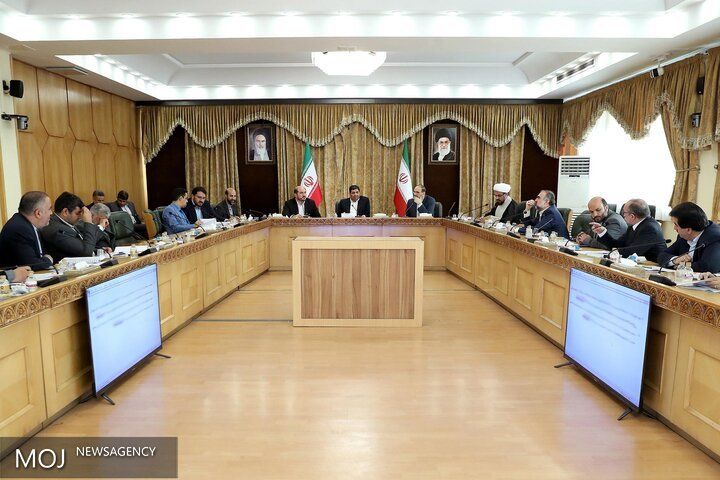 جلسه بررسی طرح‌های سفراستانی رئیس جمهور به آذربایجان‌شرقی