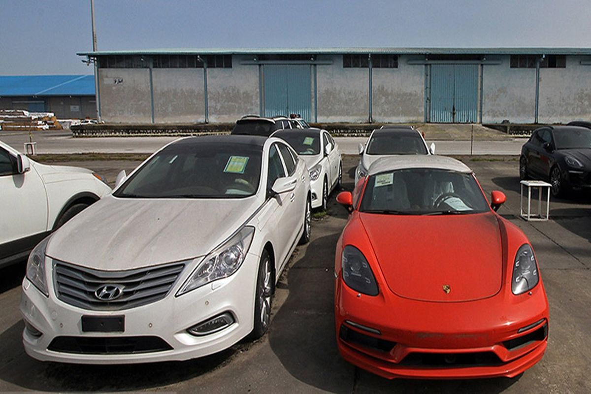 مزایده 1040 خودروی لوکس در گمرکات کشور / عرضه 31 دستگاه پورشه در مازندران