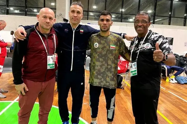 بوکسور وزن ۶۰ کیلوگرم ایران با پیروزی قاطع برابر حریف قرقیز به نیمه‌نهایی رسید