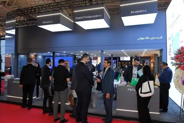 غرفه هلدینگ خلیج‌فارس، در کانون توجه تجار روسی و چینی