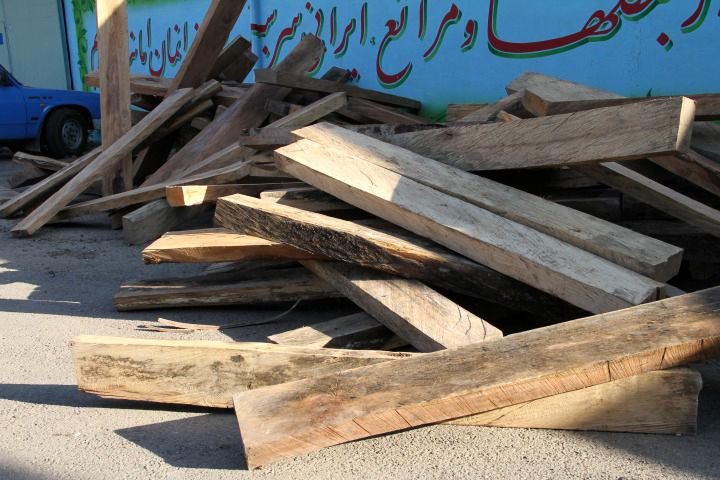 کشف ۱۱۰‌ اصله الوار قاچاق جنگلی در استان اردبیل