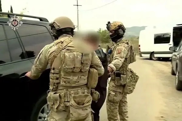 سه تبعه چینی در تفلیس به اتهام تلاش برای قاچاق اورانیوم بازداشت شدند