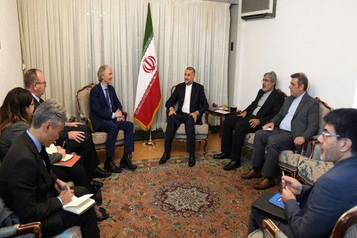 وزیر امور خارجه ایران و نماینده ویژه دبیرکل سازمان ملل در امور سوریه با یکدیگر دیدار کردند