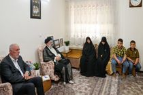 حضور رئیس جمهوری در منزل شهید مدافع حرم آقابابایی