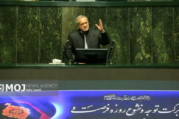 عراق، قطر و ترکیه دلار و پولهایمان را پس نمی‌دهند/ از این طرف هم هر روز در جامعه می‌خواهیم توقع را افزایش دهیم