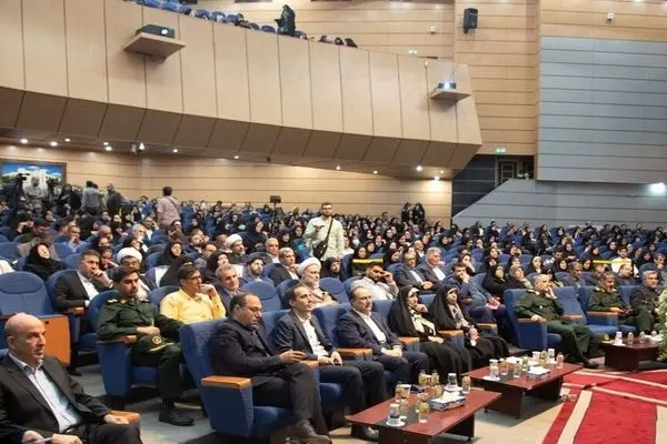 سن ورود بانوان به هیات علمی دانشگاه‌ها افزایش یابد