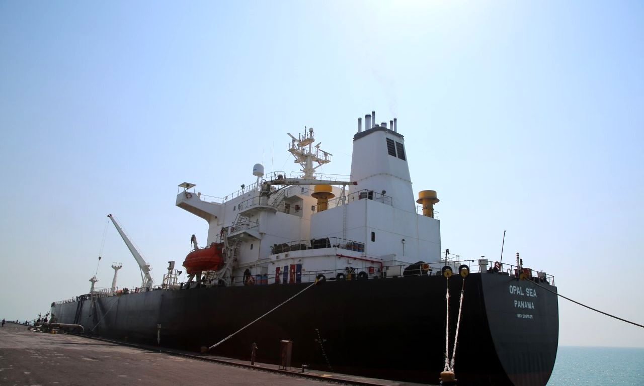  کشتی غول پیکر نفتی در منطقه ویژه اقتصادی خلیج فارس پهلو گرفت