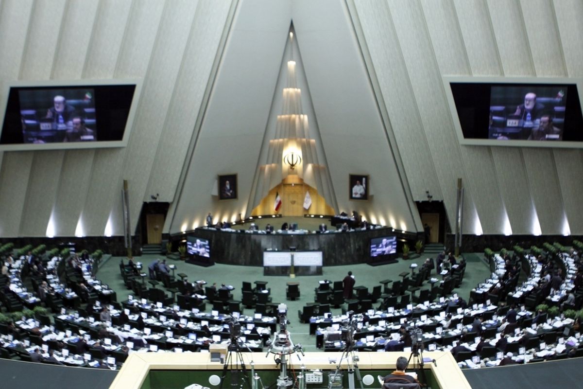 لاریجانی: لایحه برنامه ششم تقدیم مجلس نشده است / نوبخت: برنامه در آینده نزدیک به پارلمان ارائه می شود