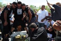 تنش و حادثه در تدفین قربانیان اورلاندو