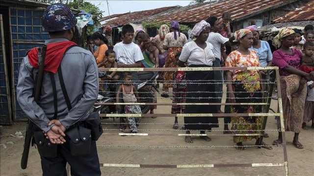 کشته شدن یک مسلمان روهینجایی به دست بودایی‌ها در حضور پلیس میانمار