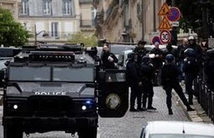 بازداشت فردی که تهدید کرد خود را نزدیک ساختمان دیپلماتیک ایران در پاریس منفجر می‌کند