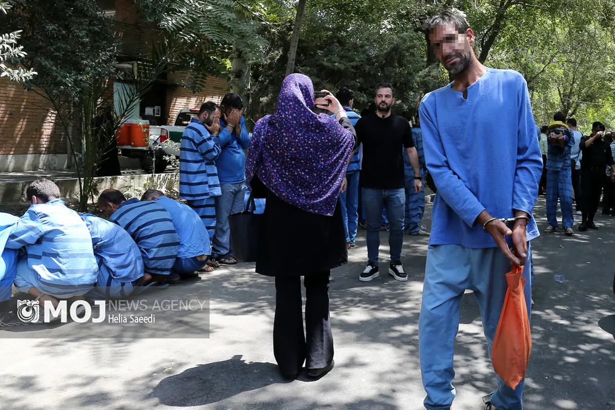 شناسایی و انهدام اعضای باند سارقان اماکن ورزشی/ کشف صدها گوشی سرقتی و دستگیری مالخر حرفهای