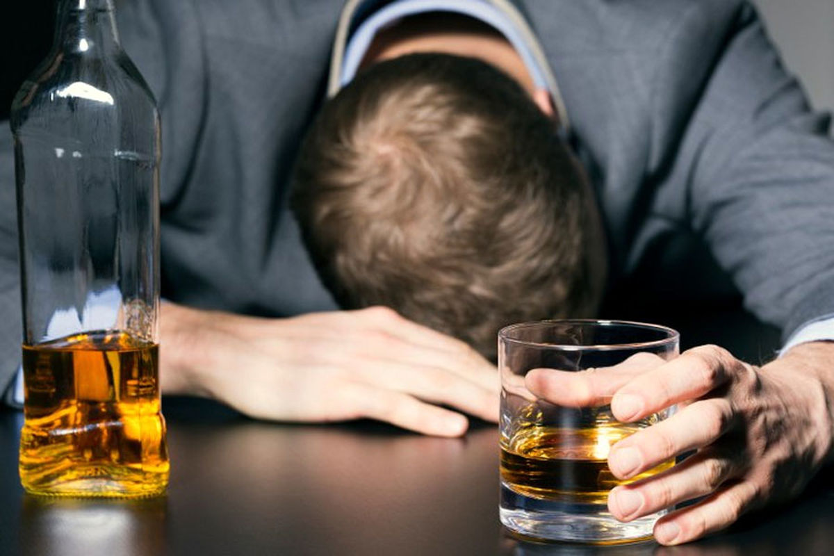 فوت دو نفر در قم به علت استفاده از مشروبات الکلی