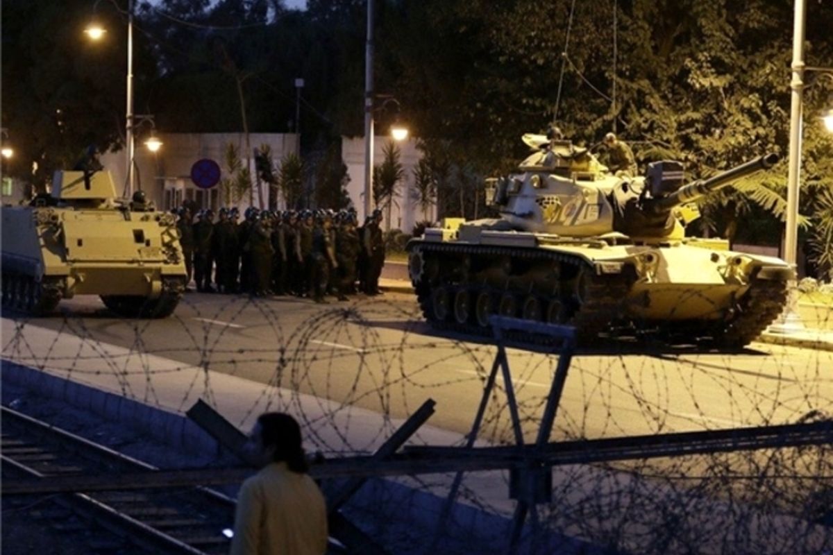 شمار پرسنل نظامی بازداشت‌ شده در ترکیه به ۱۵۶۳ نفر رسید