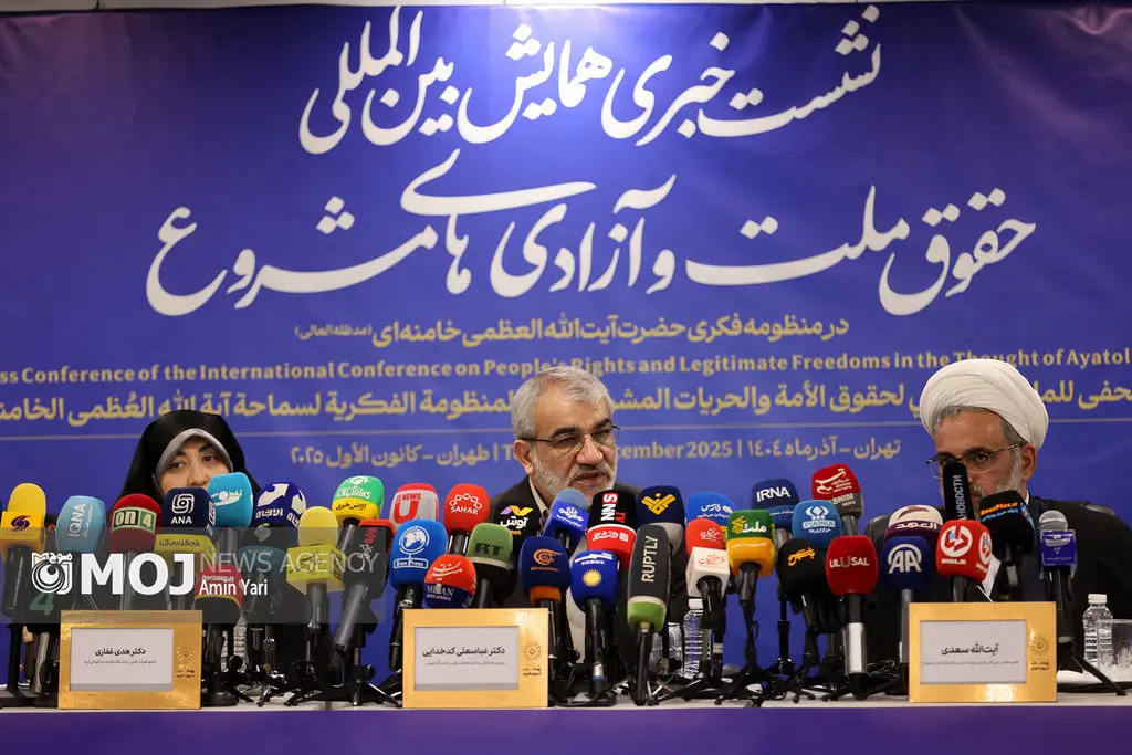 رهبر انقلاب ضامن حقوق ملت و آزادی‌ها هستند