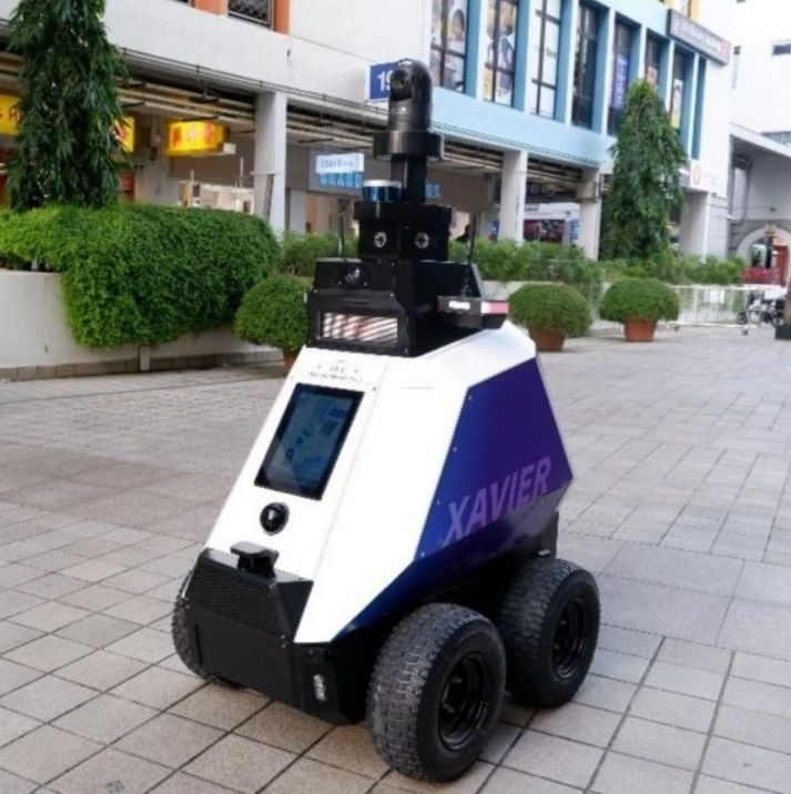 ربات خودران بدرفتاری در سنگاپور را جریمه می‌کند