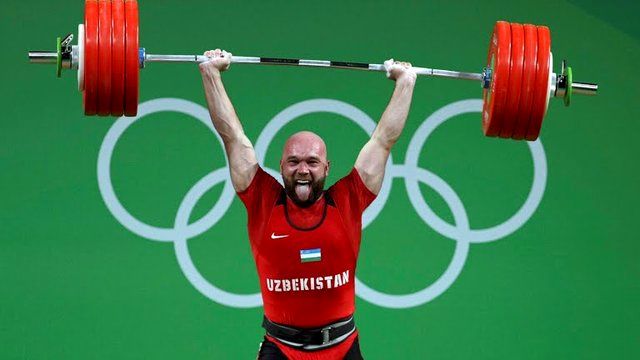قهرمان وزنه‌ برداری المپیک در آستانه محرومیت 
