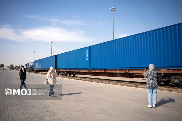 ورود نخستین قطار باری روسیه به بندر خشک آپرین از مسیر ترکمنستان