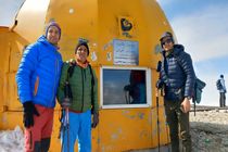 صعود رئیس انجمن کوهنوردی کارگران استان یزد به قله 3964 متری توچال