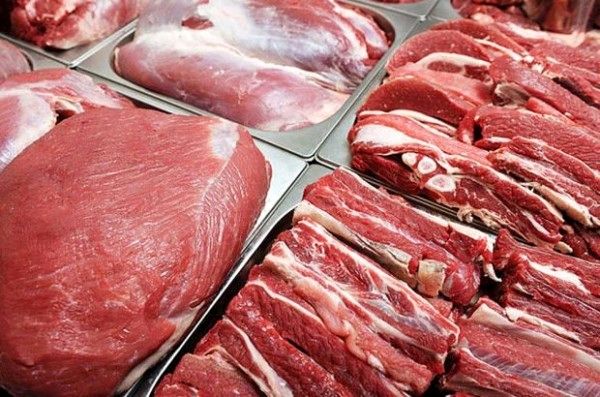 واردات گوشت به کشور با ارز ۹۰۰۰ تومانی