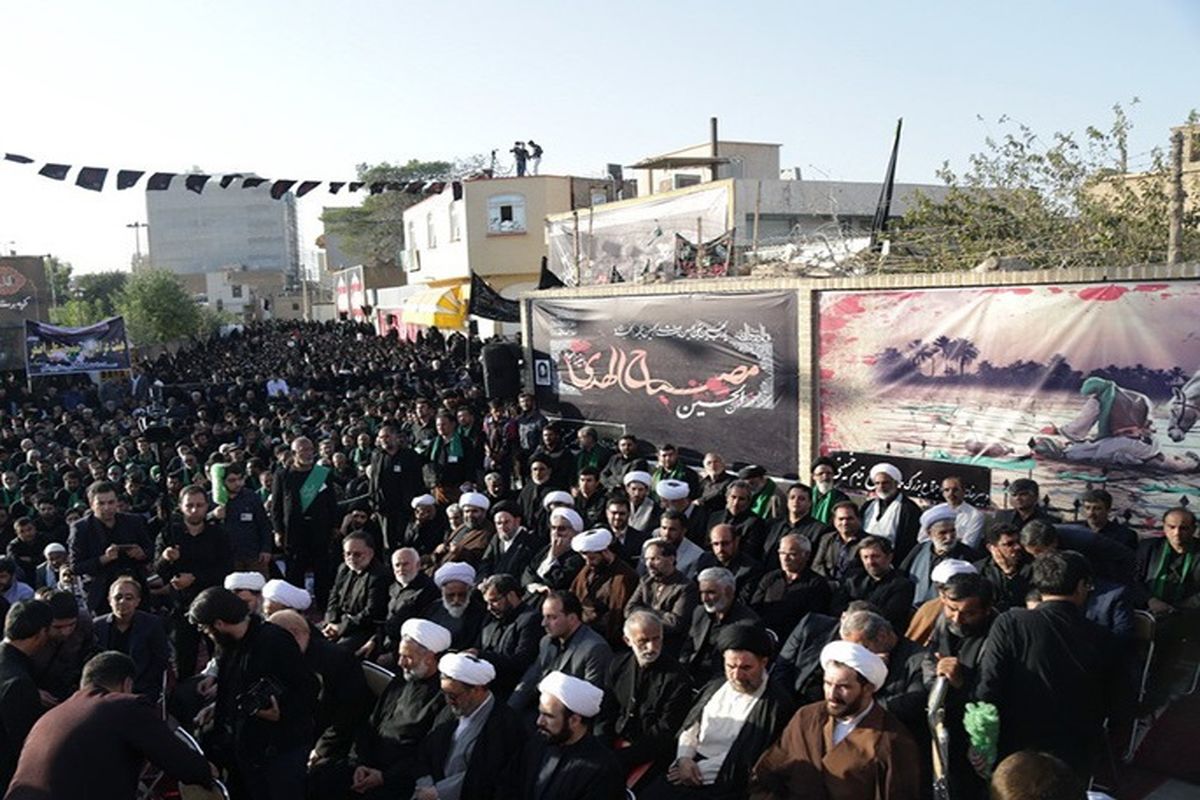 قیام خمینی در قم برگزار شد