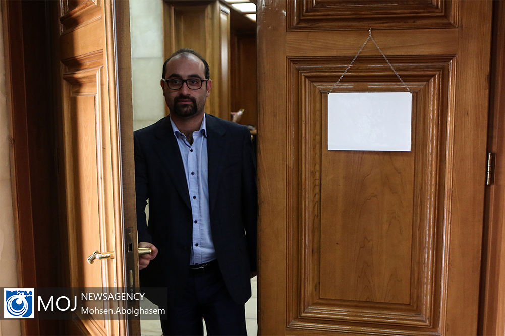 استعفای حجت نظری از شورای شهر تهران منتفی شد