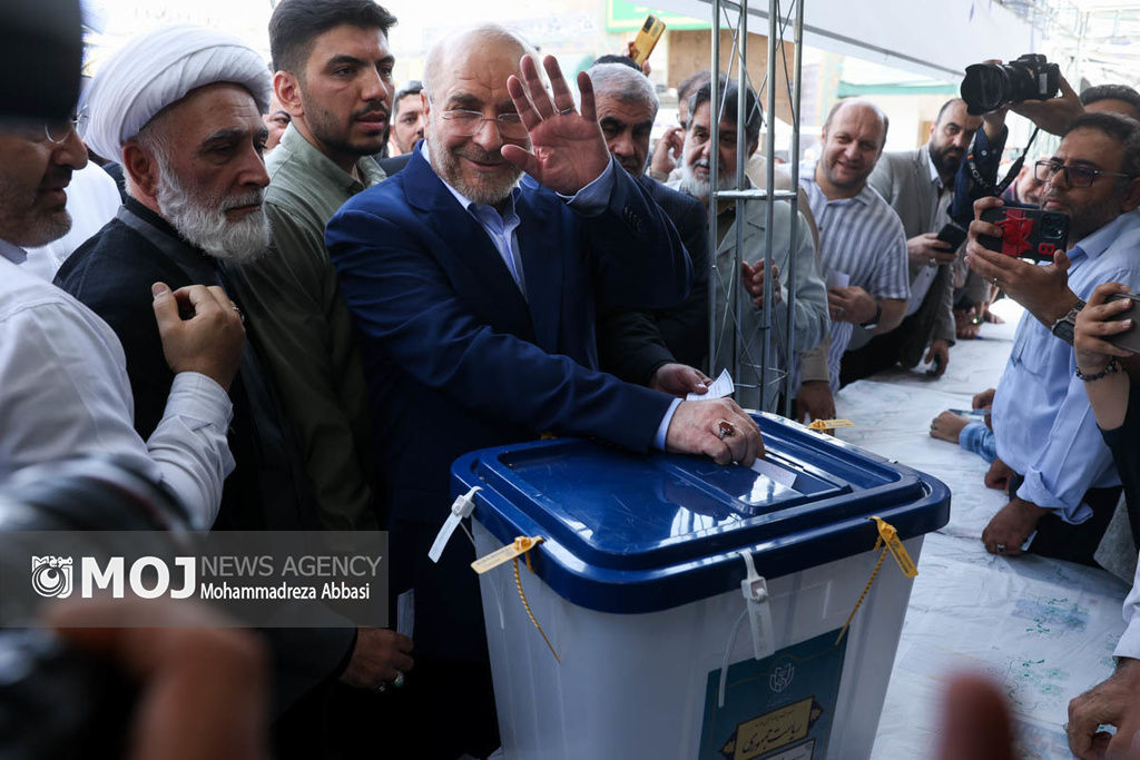 انتخابات چهاردهمین دوره ریاست‌جمهوری در حرم عبدالعظیم حسنی (ع)