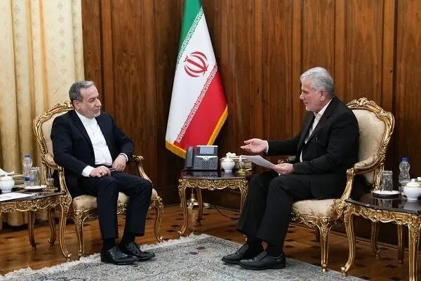 حسین خانلری با عراقچی دیدار کرد
