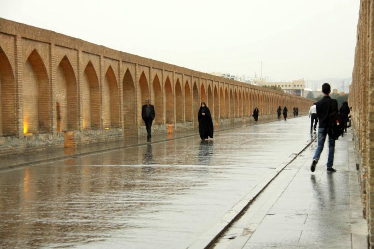پایان هفته بارانی در اصفهان 