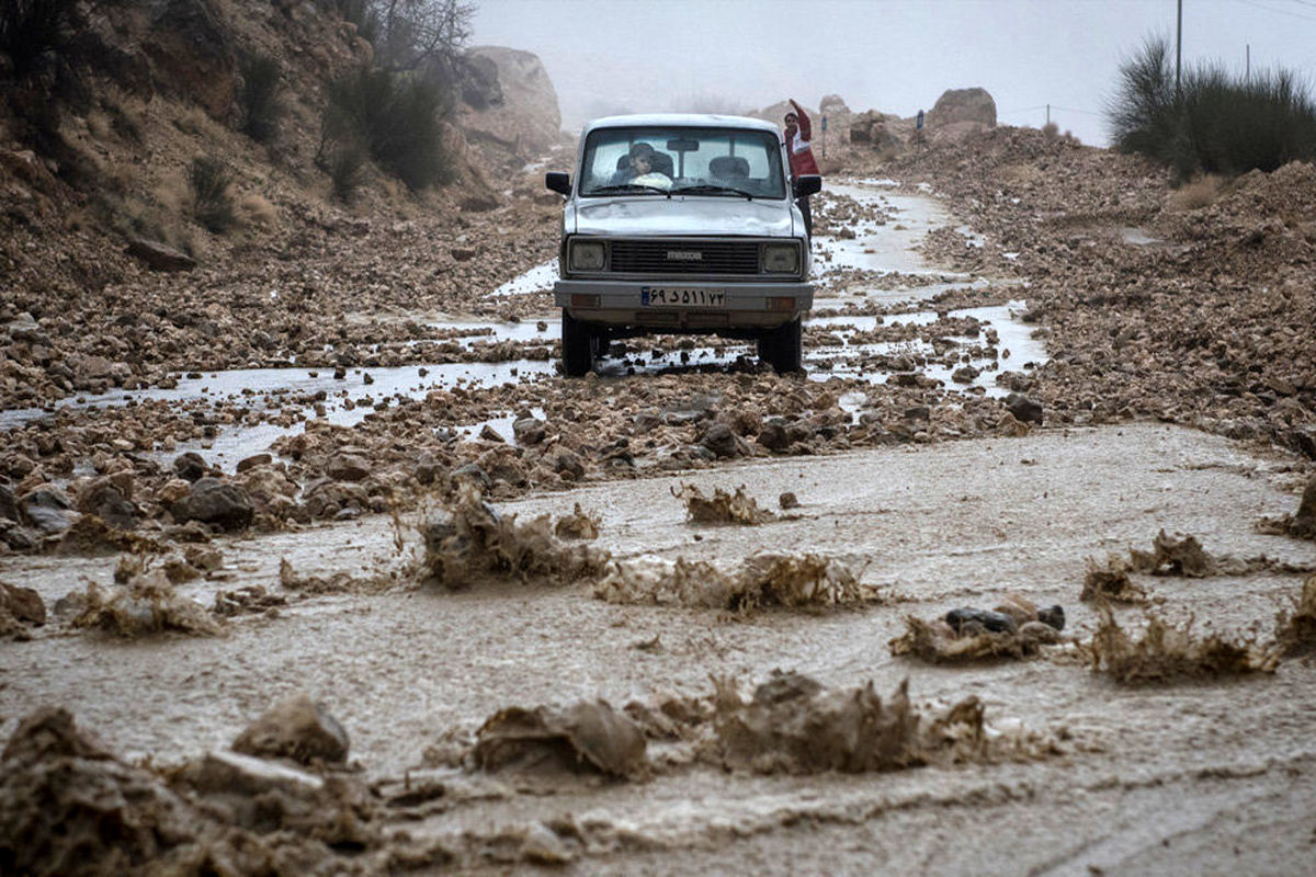 جاده های فارس باز است/ خسارت به راه های روستایی