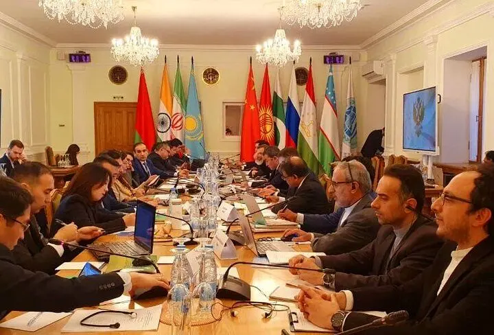 عارف در نشست نخست‌وزیران شانگهای حضور می‌یابد