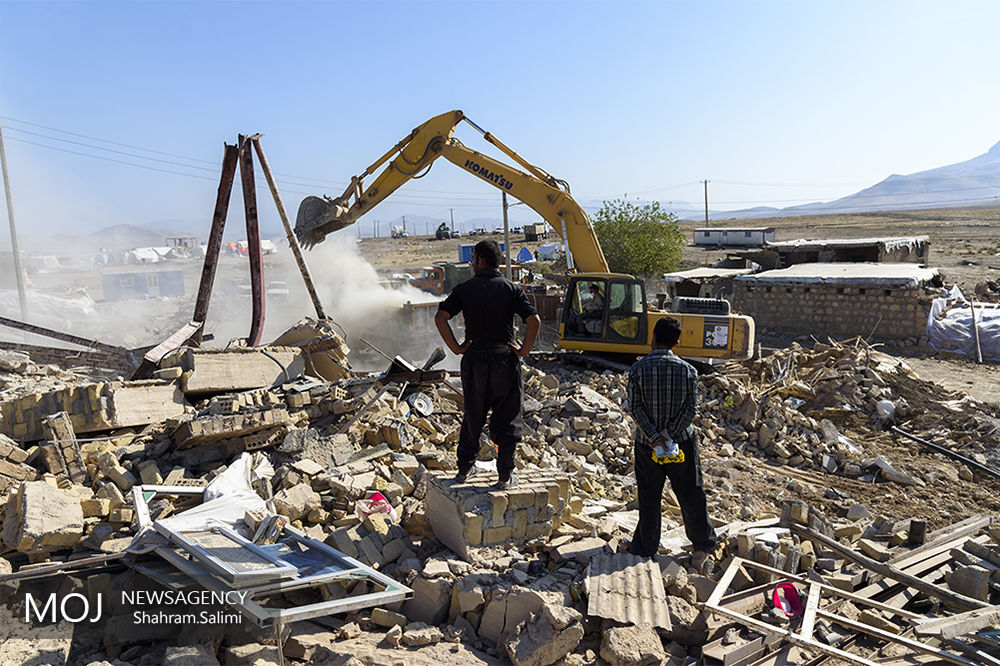 نیروهای ارتش در مناطق زلزله زده کرمان در حالت آماده باش هستند