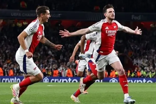 آرسنال با پیروزی قاطع در پراگ صعود خود را قطعی کرد