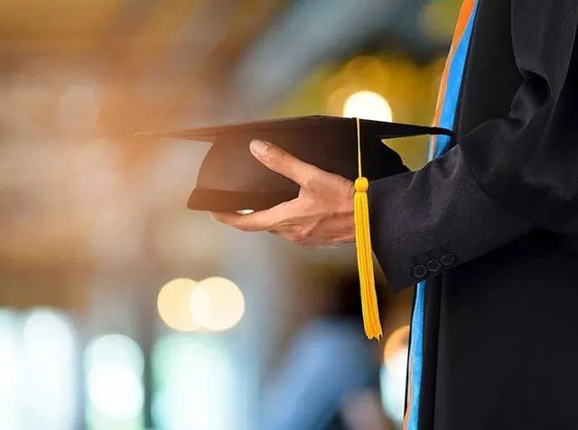 پایان دوره نسخه‌های چاپی در دانشگاه تهران