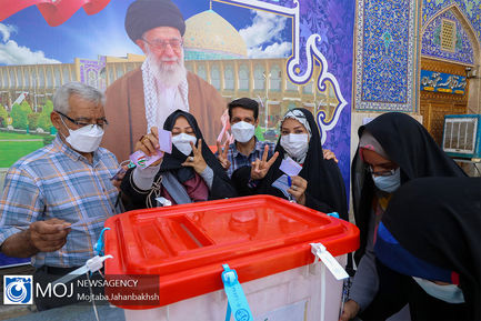ملت قهرمان ایران با حضور در انتخابات وحدت ملی را به نمایش گذاشتند