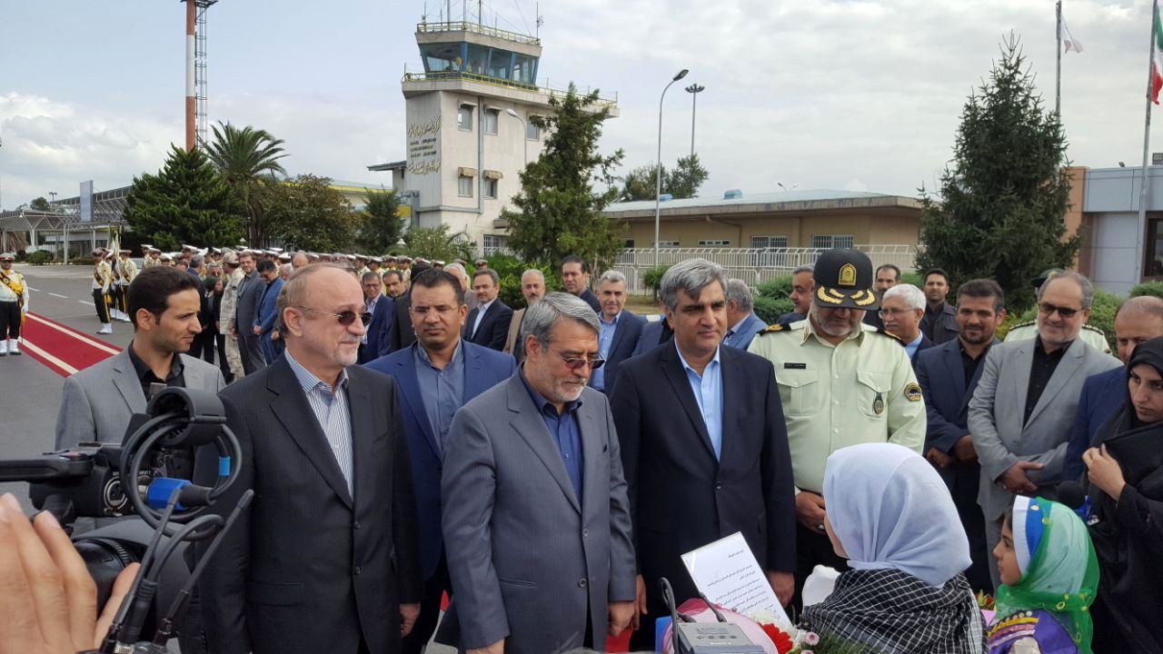 وزیر کشور وارد فرودگاه سردار جنگل رشت شد/استاندار گیلان امروز معارفه می شود