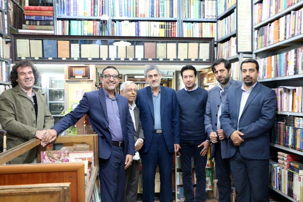 تکلیف کتابخانه و تالار مرکزی شیراز به‌زودی مشخص می‌شود