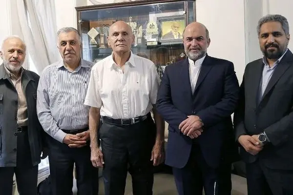 مدیرعامل صندوق اعتباری هنر با جمشید هاشم‌پور دیدار کرد