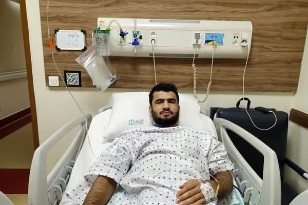 عمل جراحی زانوی راست مهمدی با موفقیت انجام شد