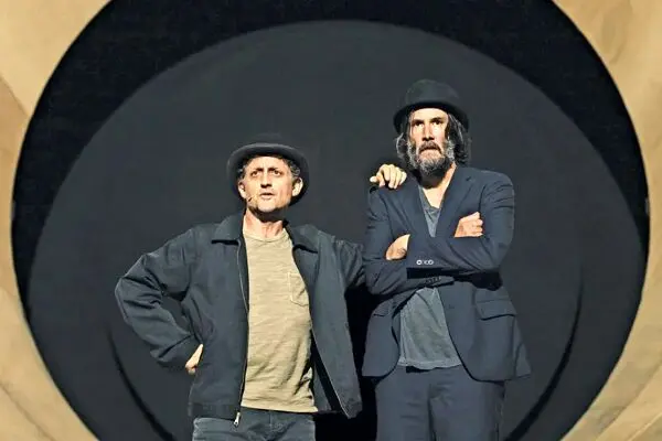 کیانو ریوز و الکس وینتر؛ عامل محبوبیت جدیدترین اجرای «در انتظار گودو»