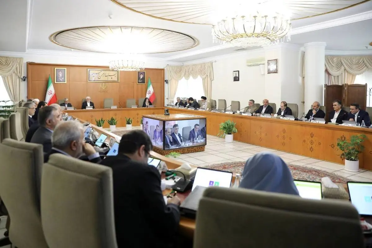نخبگان و تریبونداران اظهاراتی مطرح نکنند که موجب کاهش وحدت و انسجام ملی شود