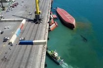 غرق شدن یک کشتی کانتینربر در بندر شهید رجایی بندرعباس