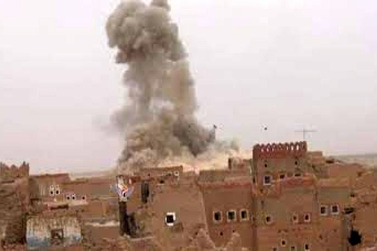 جنگنده های سعودی مناطق مسکونی و مساجد را بمباران کردند